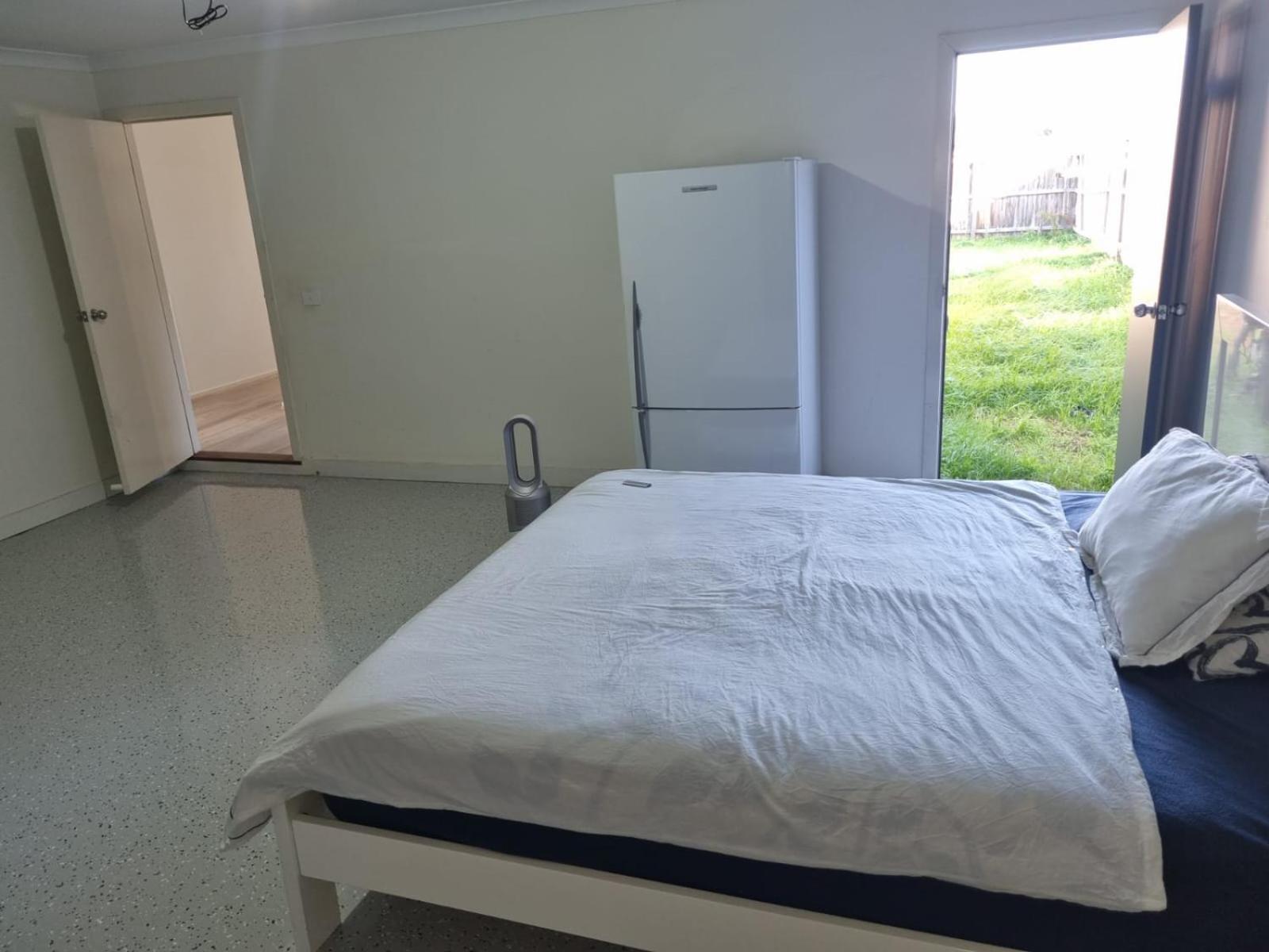 Trugnina Garage Converted In * Laverton