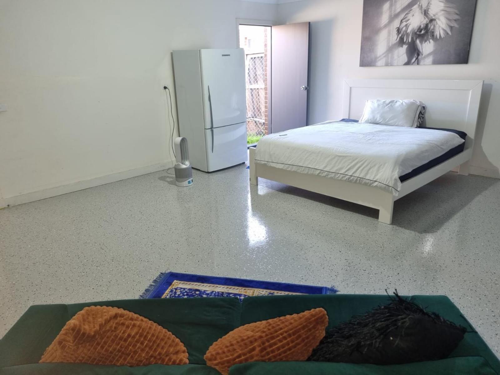 Homestay Trugnina Garage Converted In *