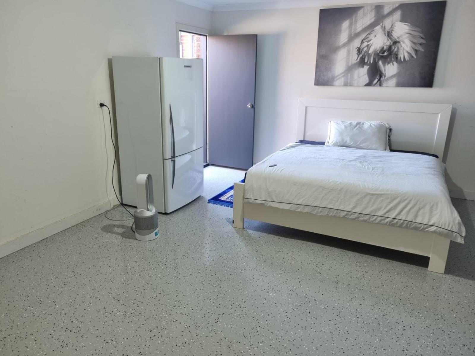 Trugnina Garage Converted In * Laverton